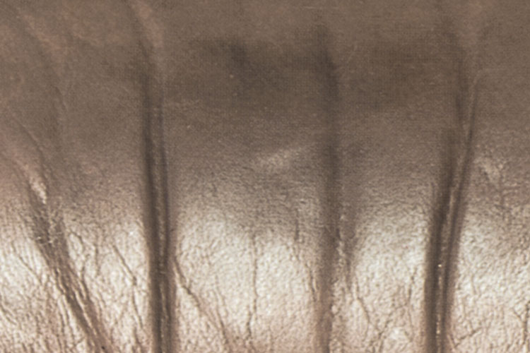 Colour abrasion caused by hair products